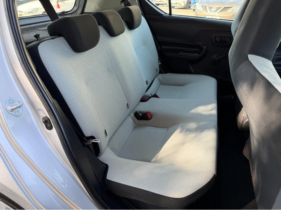 2017 Toyota Aqua - image 19