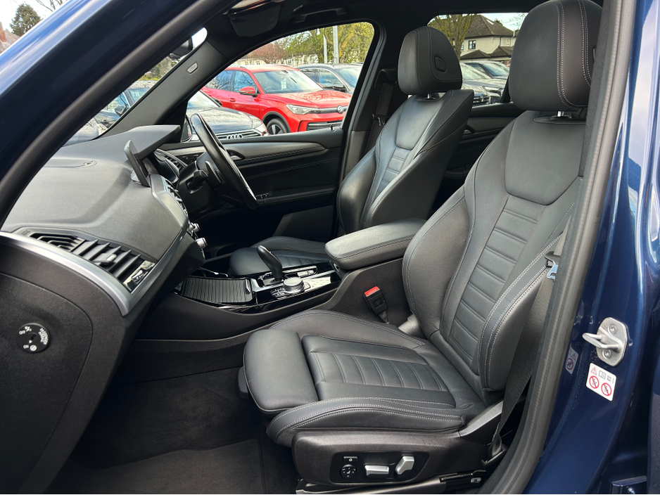 2021 BMW X3 - image 11