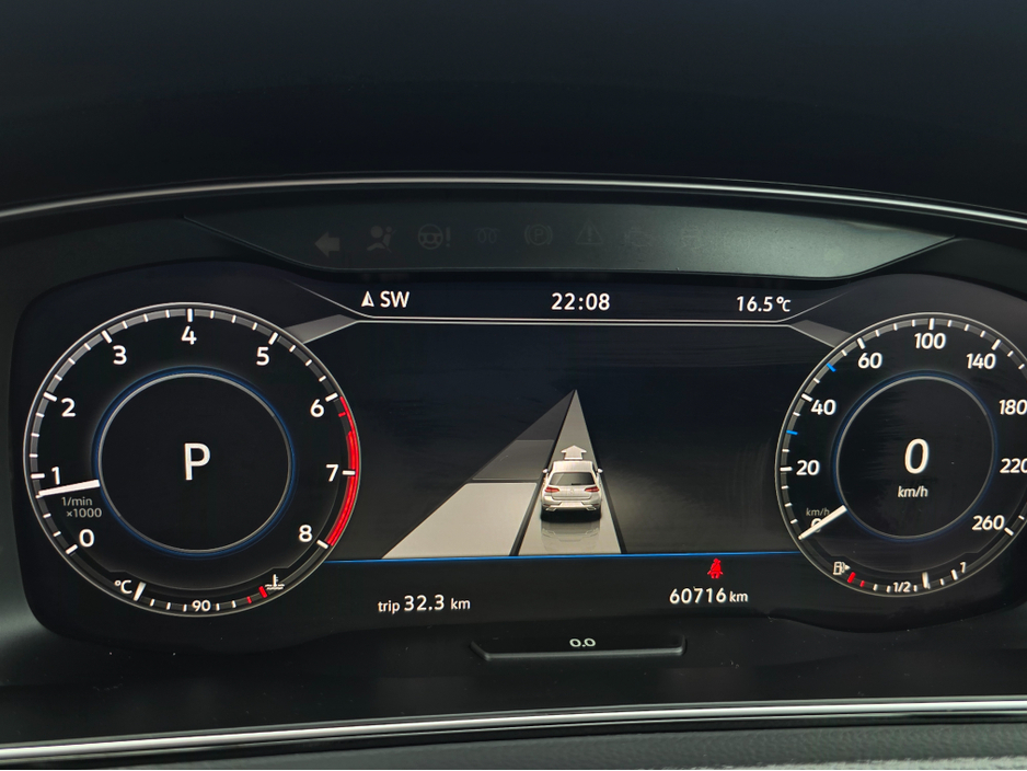 2019 Volkswagen Golf ( 192 REG ) HIGHLINE FULL LEATHER SEATS HEATED ELECTRIC SEATS SAT NAV PACK - VIRTUAL CLOCKS -REVERSE CAMERA - NAVIGATION - CARPLAY - ANDROID AUTO- BLIND SPOT REAR TRAFFIC ASSIST - DISCOVER PRO €22,950