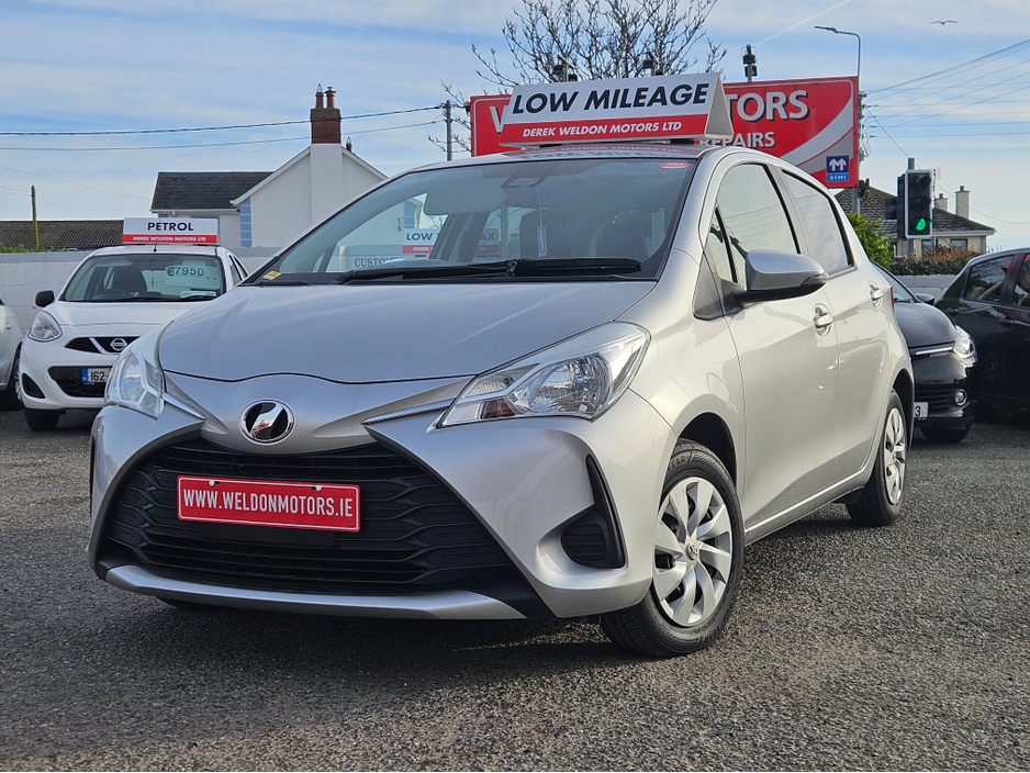 2019 Toyota Yaris - image 3