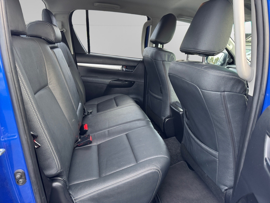2018 Toyota Hilux - image 13