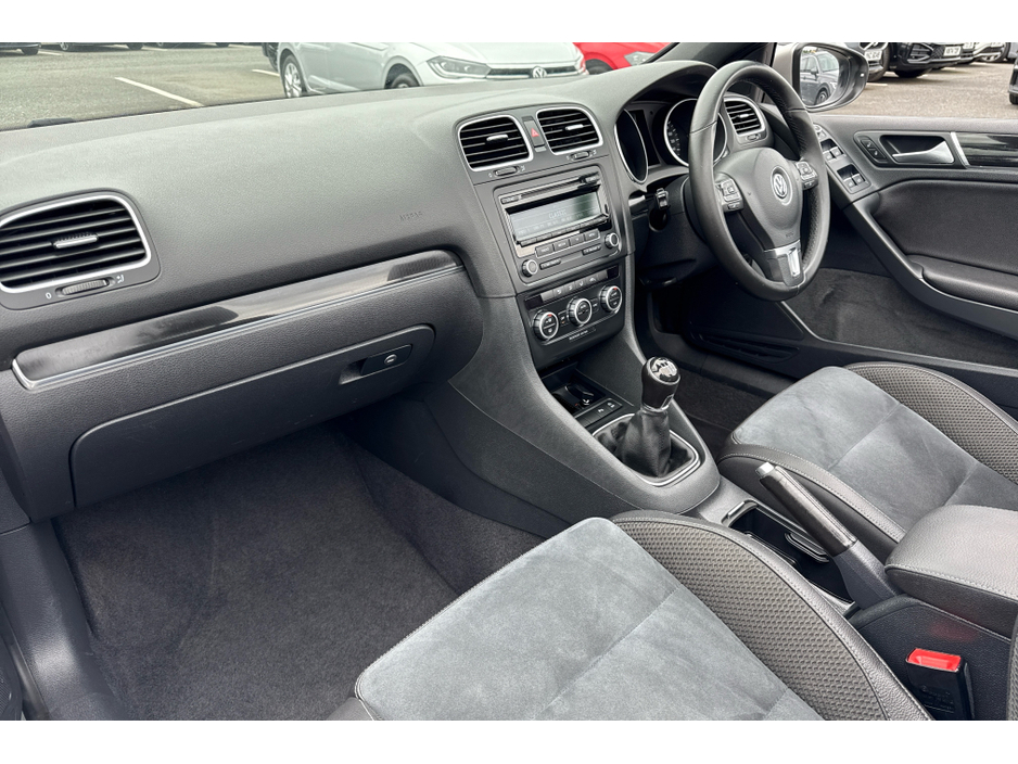 2014 Volkswagen Golf - image 5