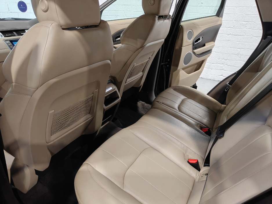 2015 Land Rover Range Rover Evoque - image 21