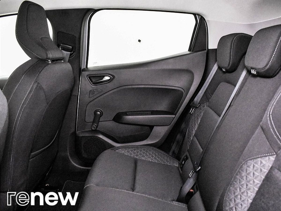 2021 Renault Clio - image 11