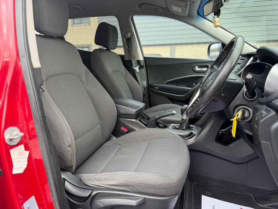 2014 Hyundai Santa Fe - image 17