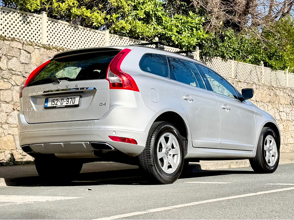 2015 Volvo XC60 - image 8