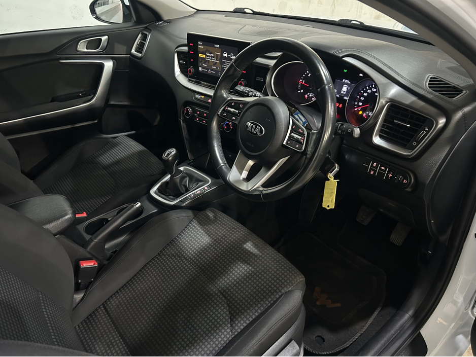 2021 Kia Ceed - image 8