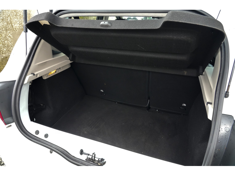 2018 Dacia Sandero - image 19