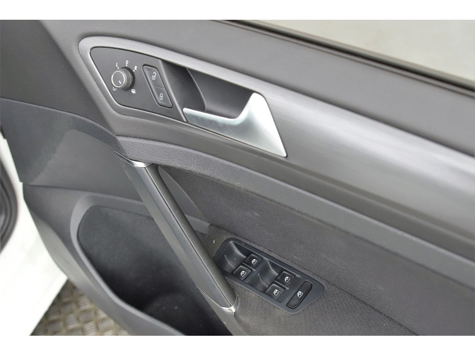 2018 Volkswagen Golf 1.2 TSI DSG MK7.5 COMFORTLINE *UPGRADED 17"ALLOYS*REVERSE CAM*CARPLAY*ANDROID AUTO* €18,890