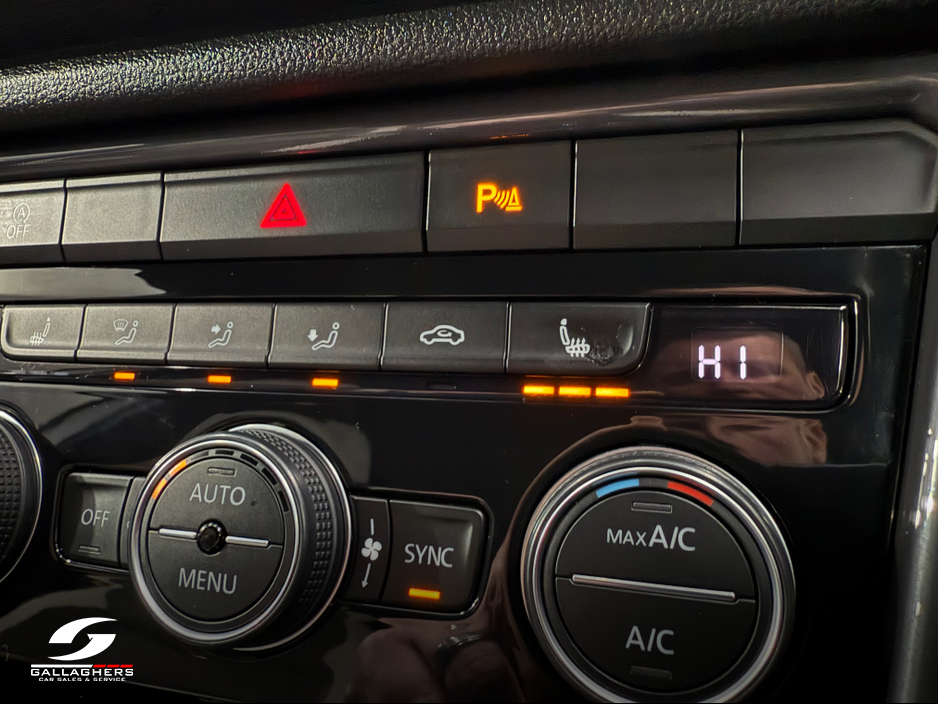 2022 Volkswagen T-Roc R-LINE 1.5 TSI D7F 150HP 5DR A €28,995