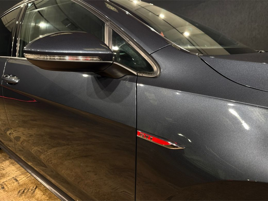 2019 Volkswagen Golf - image 11