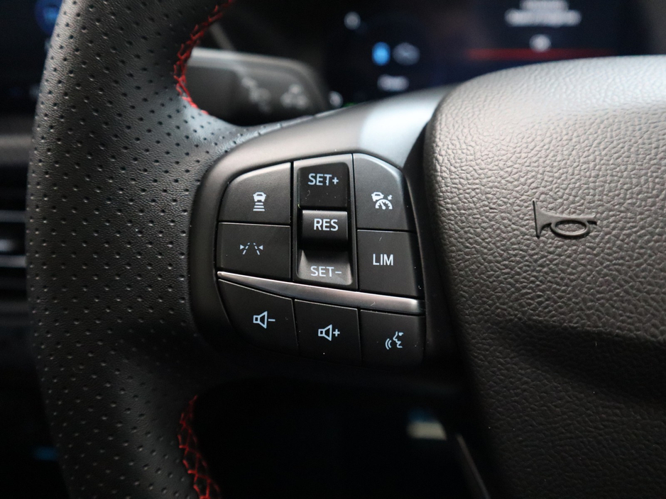 2025 Ford Kuga - image 15