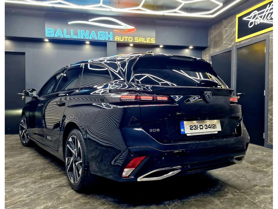 2023 Peugeot 308 - image 9