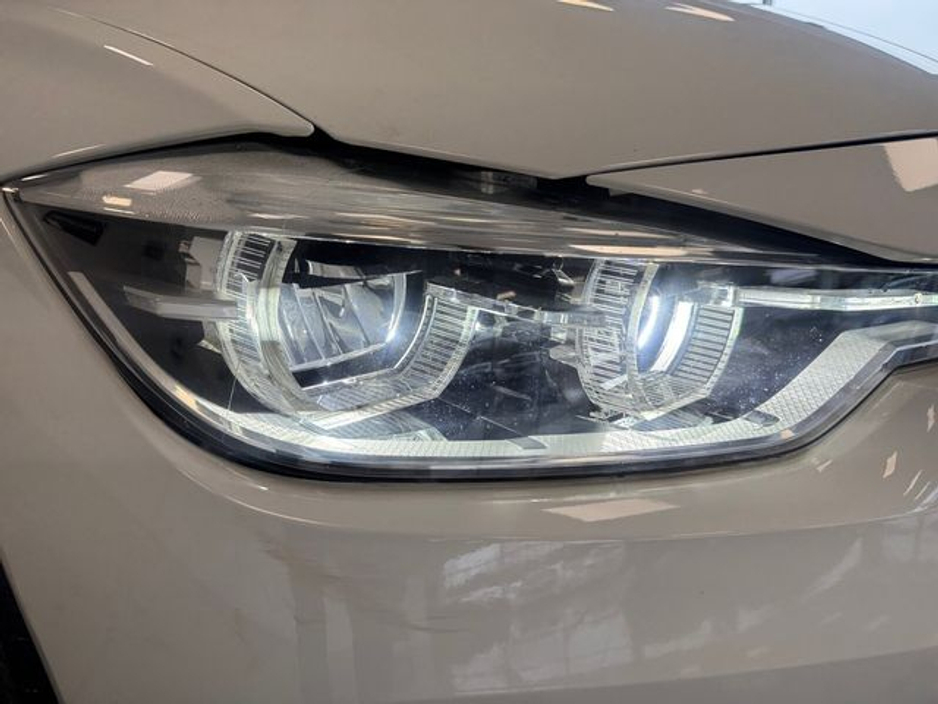 2015 BMW 3 Series - image 20