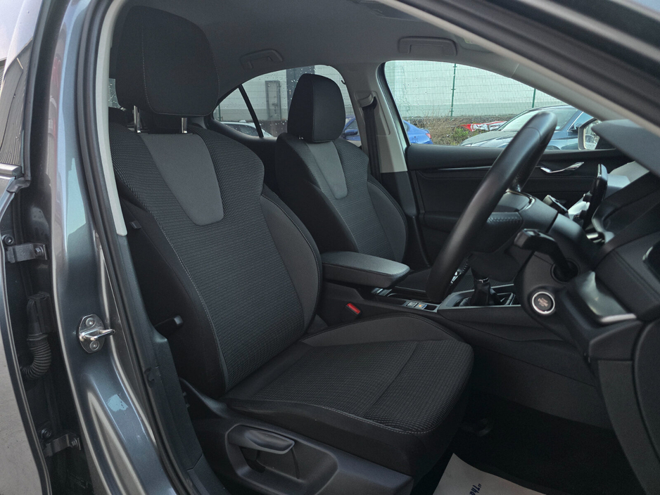 2022 Skoda Octavia - image 27