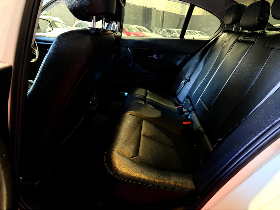 2015 BMW 3 Series 4d 320D LUXURY (AUTO) €16,249