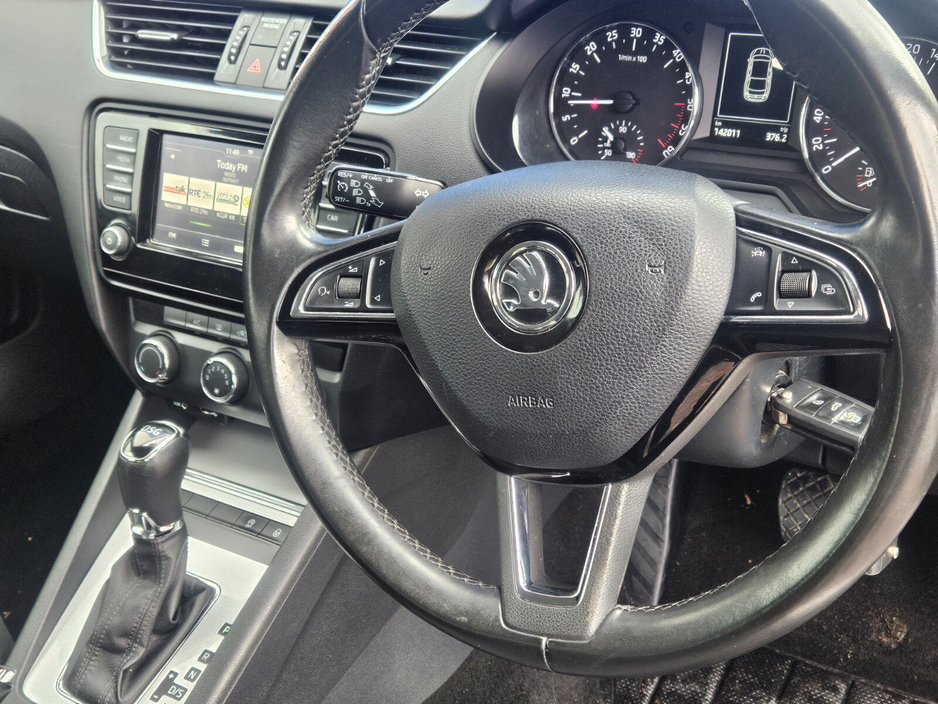 2015 Skoda Octavia COMBI AMBITION 1.6TDI 110HP DSG €10,450