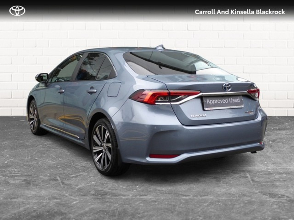 2022 Toyota Corolla Hybrid Luna Sport Saloon €27,950