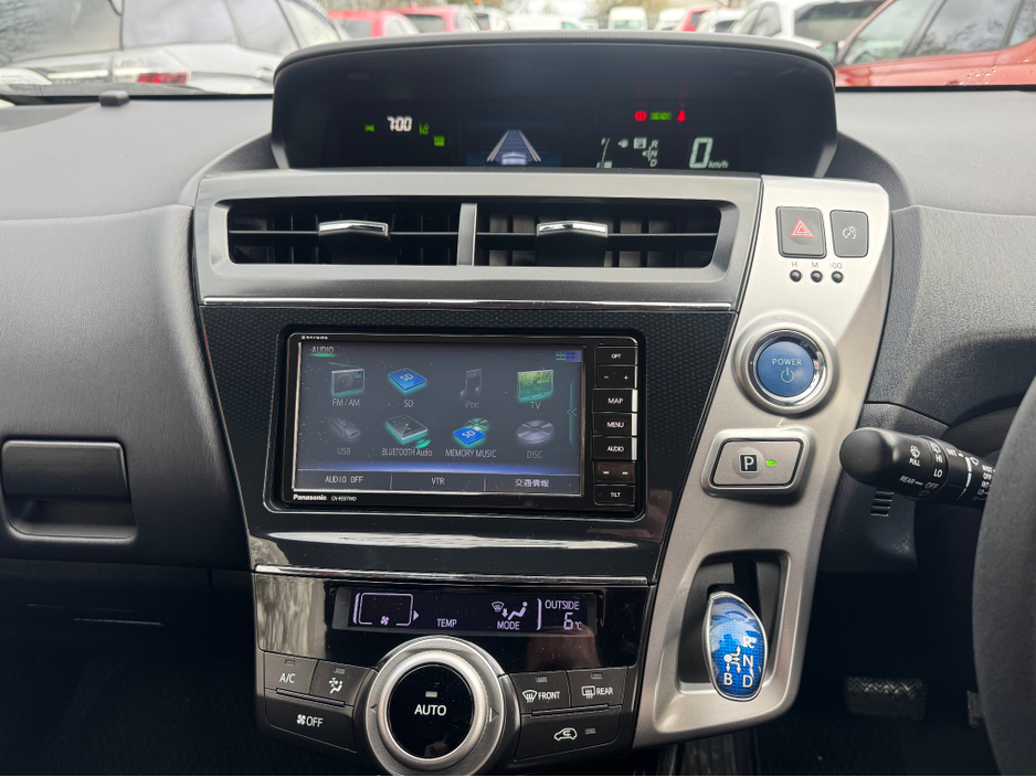 2020 Toyota Prius - image 12