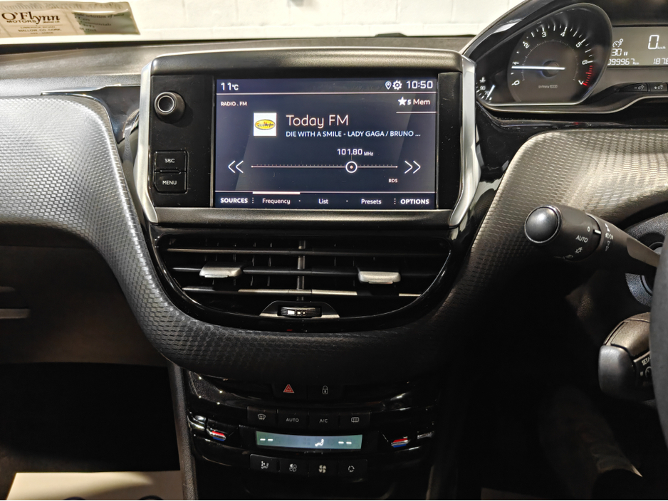 2019 Peugeot 2008 - image 14