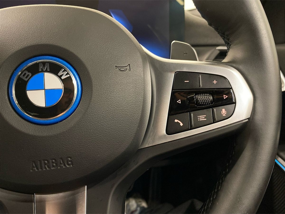 2024 BMW 3 Series - image 18