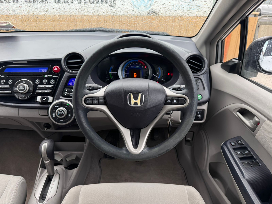 2011 Honda Insight - image 19