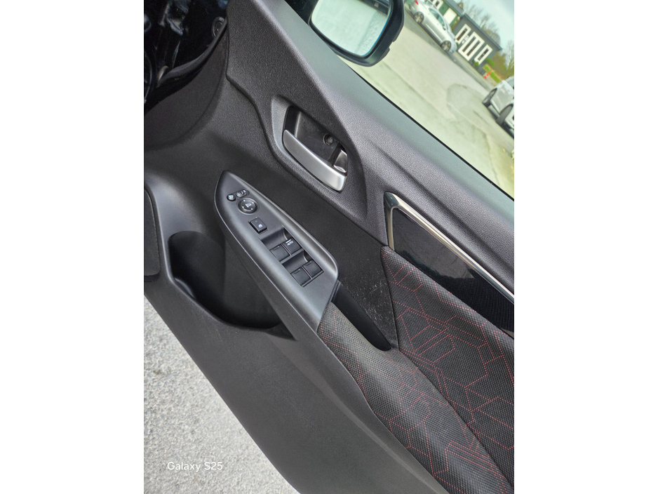 2016 Honda Fit - image 11