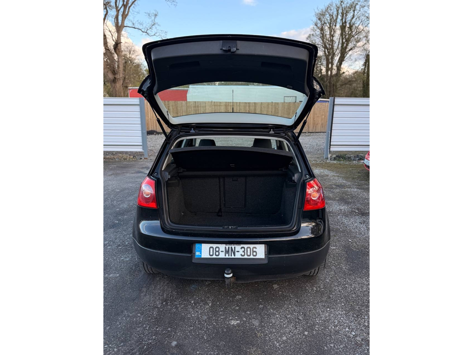 2008 Volkswagen Golf - image 24