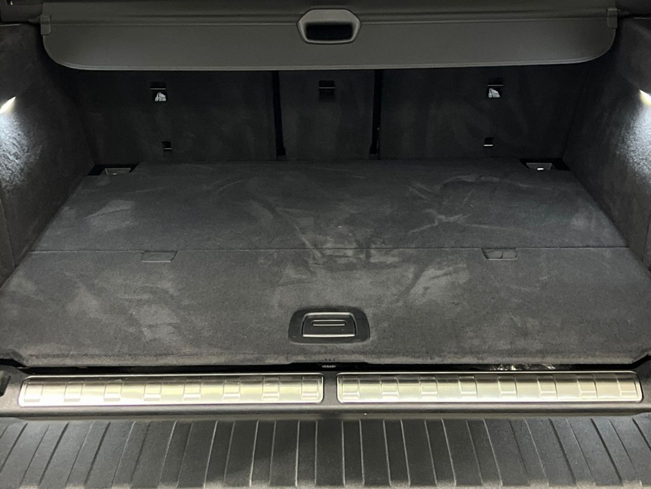 2025 BMW X5 - image 13