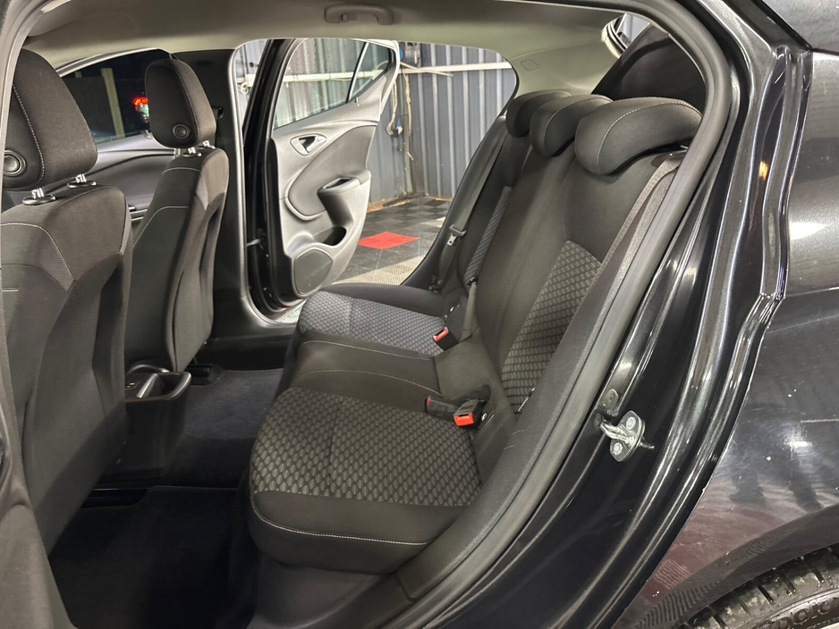 2017 Opel Astra - image 15