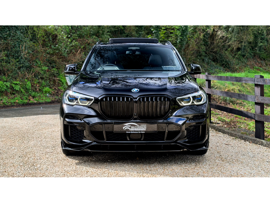 2022 BMW X5 - image 5