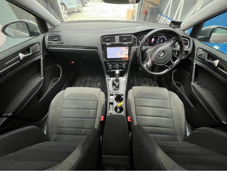 2017 Volkswagen Golf - image 13