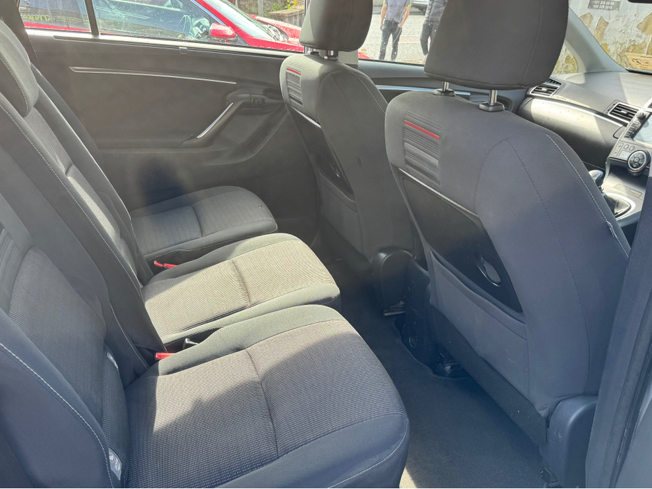 2017 Toyota Verso - image 6