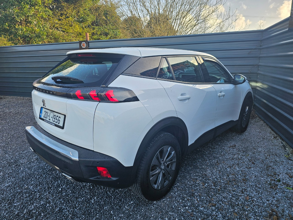 2020 Peugeot 2008 - image 9