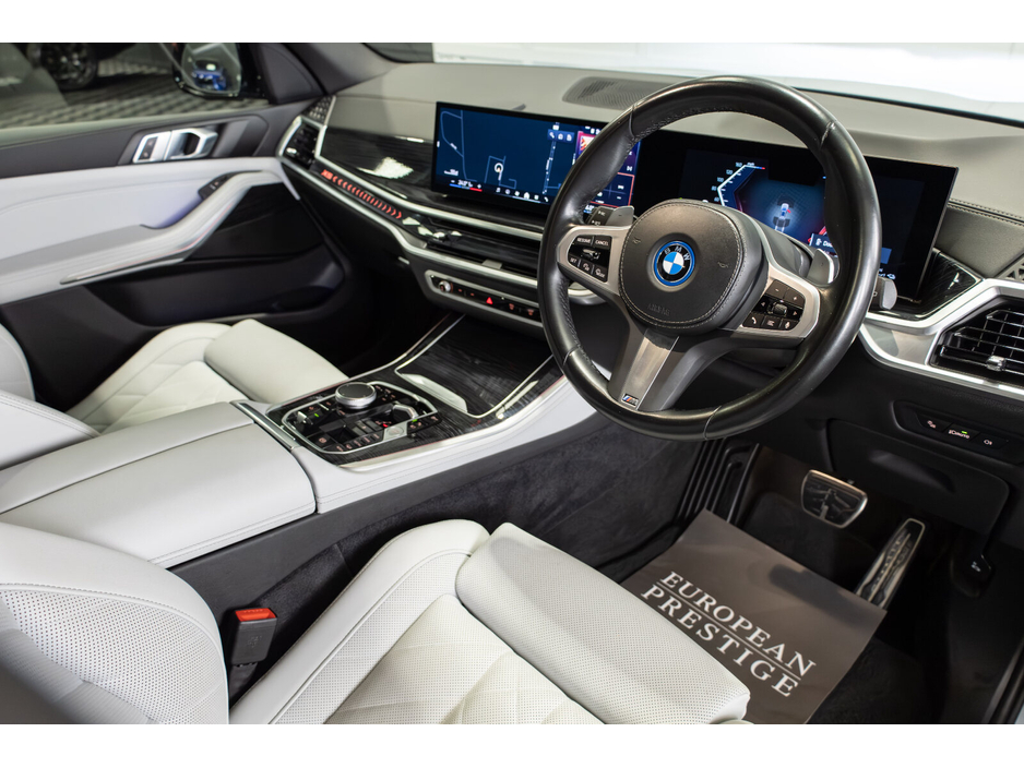 2024 BMW X5 - image 8