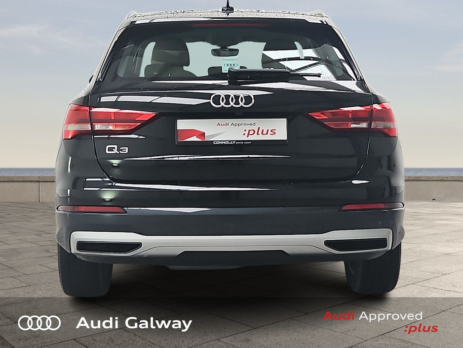 2023 Audi Q3 - image 3