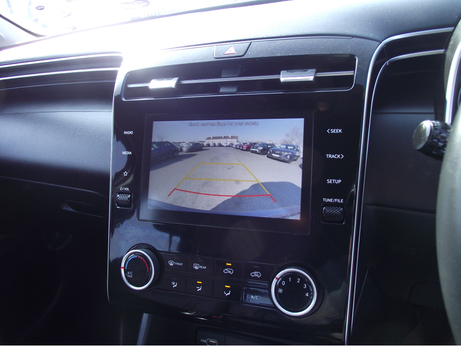 2022 Hyundai Tucson - image 8