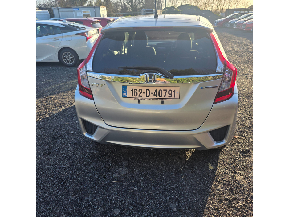 2016 Honda Fit - image 8