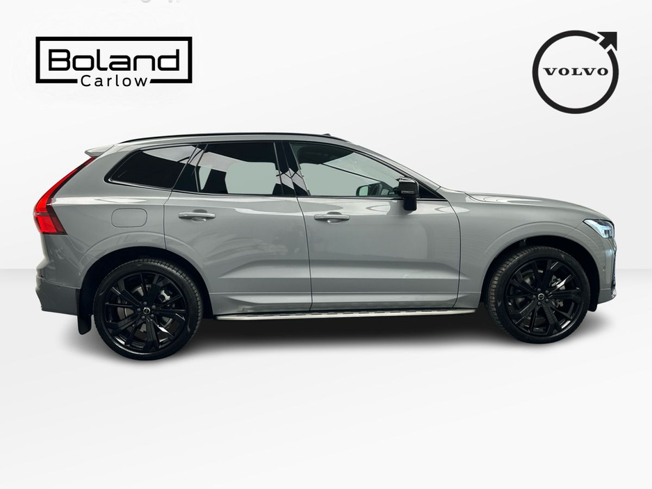2025 Volvo XC60 - image 4