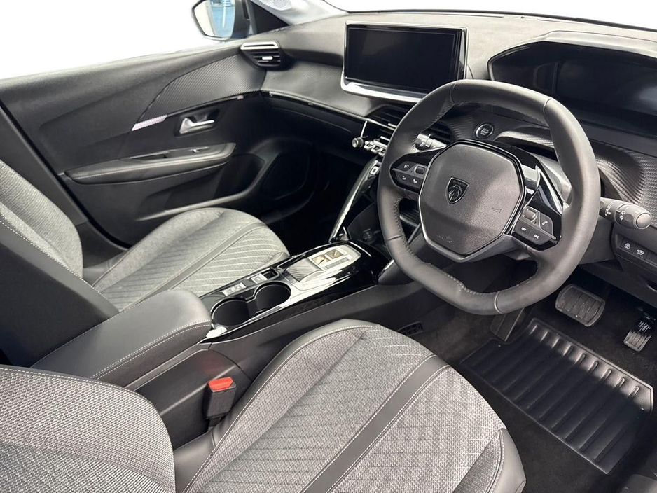 2026 Peugeot 208 - image 6