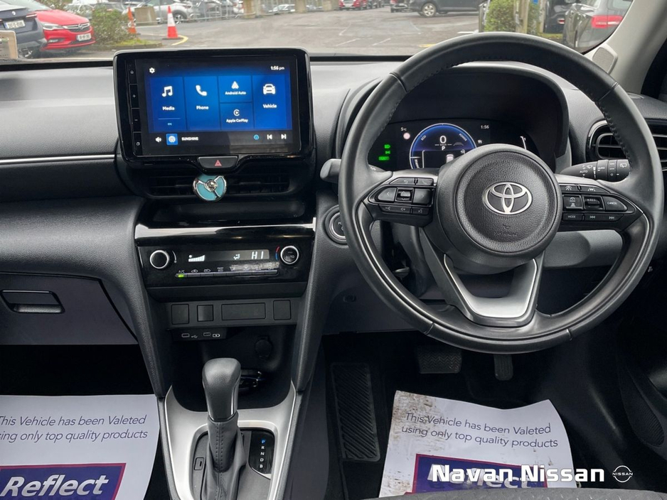 2024 Toyota Yaris Cross 1.5 Hybrid Luna