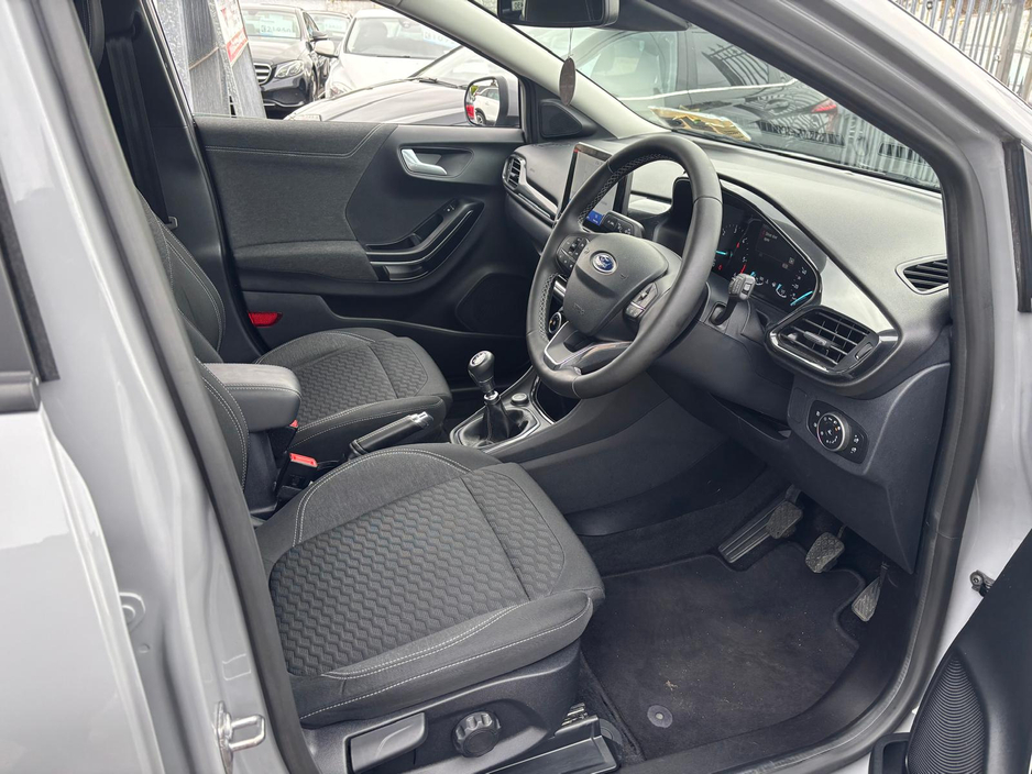 2021 Ford Puma - image 5