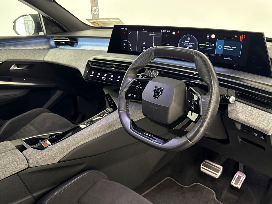 2025 Peugeot 3008 GT EV**DIGITAL DASH**TOUCH SCREEN MEDIA**APPLE CAR PLAY**HEATED SEATS**HEATED STEERING WHEEL**ELECTRIC TAILGATE**CRUISE CONTROL**MULTIFUNCTIONAL STEERING WHEEL**REVERSE CAMERA**PARKING SENSORS** €35,995