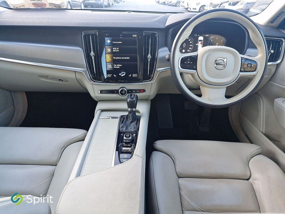 2018 Volvo S90 - image 4