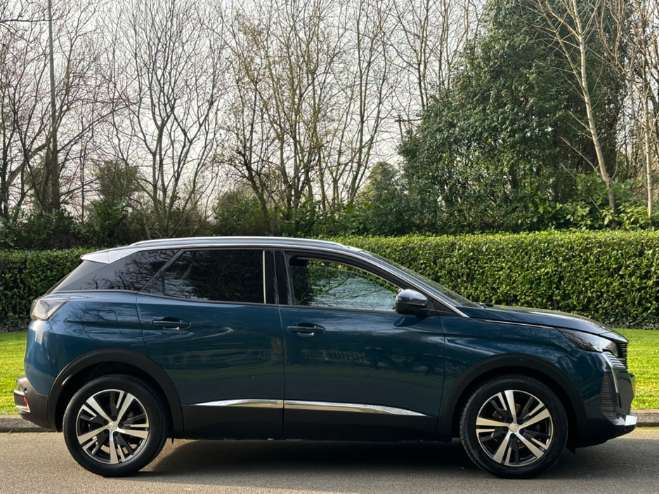 2021 Peugeot 3008 - image 6
