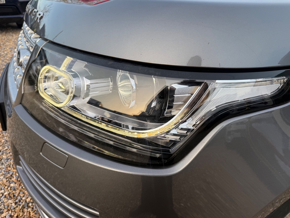 2016 Land Rover Range Rover - image 8