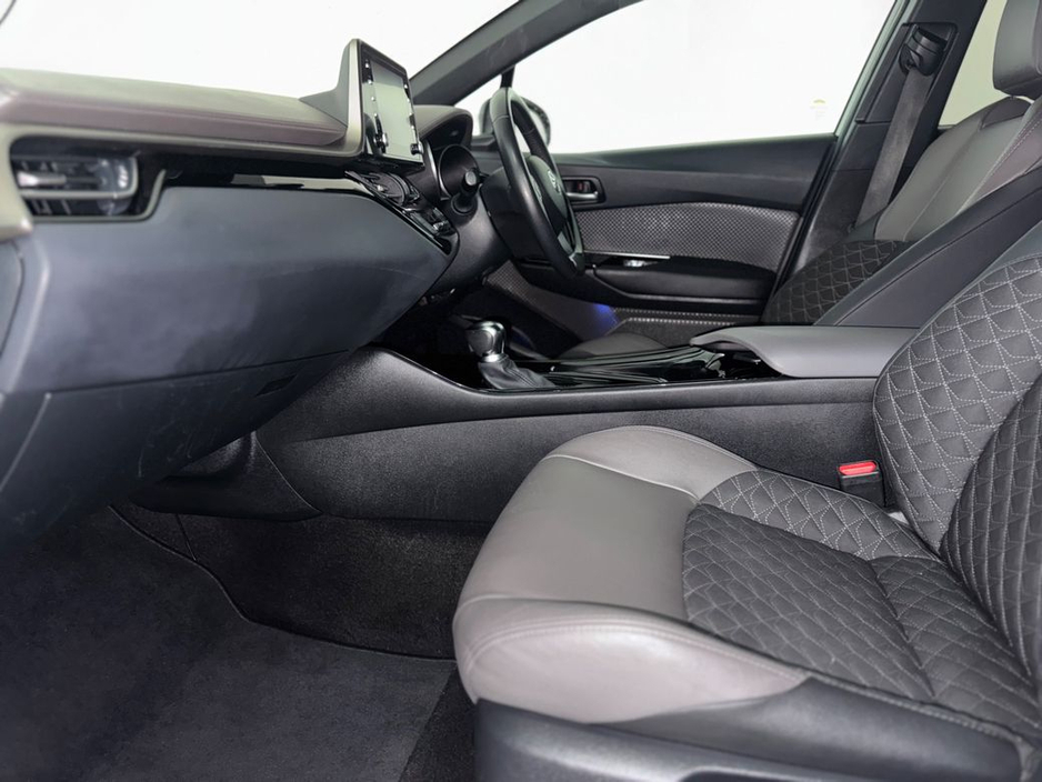 2020 Toyota C-HR - image 3