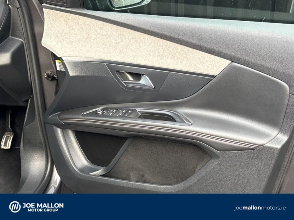 2023 Peugeot 3008 - image 16