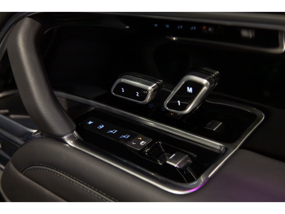 2024 Land Rover Range Rover - image 17