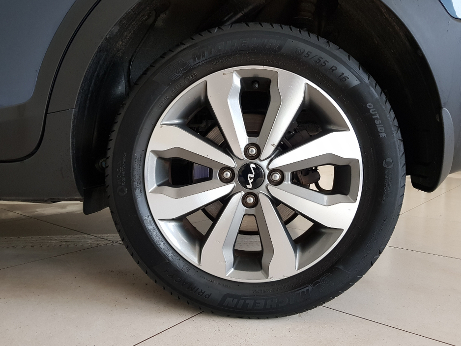 2024 Kia Stonic - image 9